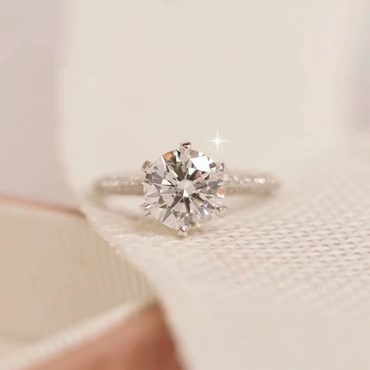 Women's 4.58g Moissanite Engagement Ring in S925 Silver